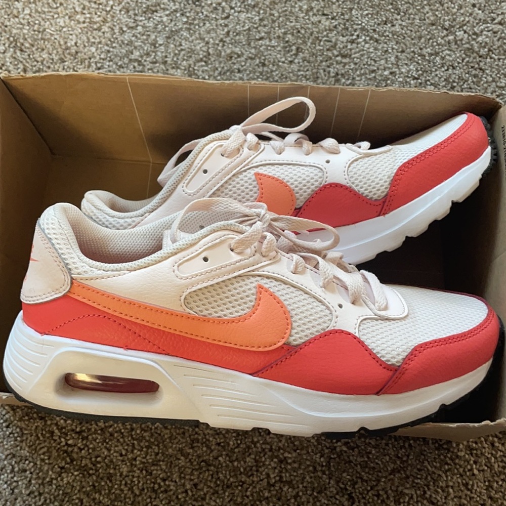 Nike air max sneaker !!